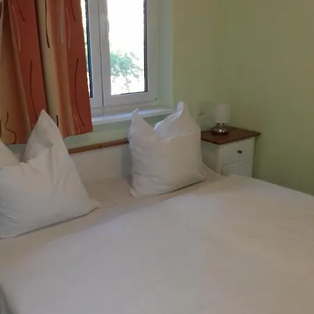 Ferienwohnung Waren * ヴァーレン